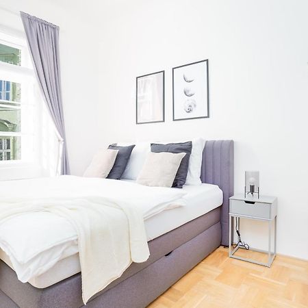 Prague Days - Bright Apartment - Old Town Bagian luar foto