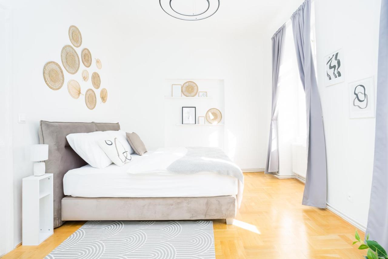 Prague Days - Bright Apartment - Old Town Bagian luar foto